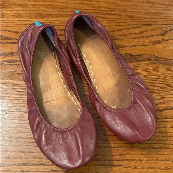 Women’s Tieks Burgundy Leather Flats size 11 - Picture 1 of 9